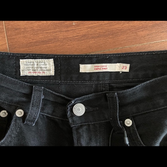 Levis High Loose Jeans - Picture 2 of 5